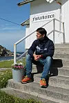 – Jeg ønsker å skape et møte der jeg får en forbindelse med publikum, at vi gjør noe sammen og klarer å være årvåkne og ikke på utsiden av oss selv, sier Lars Bremnes.