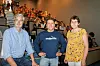 I 2018 kunne rektor Per Andre Johansen ved Nærøy ungdomsskole ønske foredragsholder Simen Almås velkommen til skolen. T.h. biblioteksjef Gerd Toril Aune.