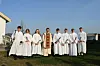 Konfirmanter Solstad kirke 3. oktober 2020: Fra venstre: Isak Torgnes Kristensen, Emma Lovise Lian, Ingeborg Elise Aune, sokneprest Gjøa Kristine Aanderaa, Benjamin Kveinå, Oliver Kalvik Seterøy, Konrad Nygård Kveinå, Ole Christian Brønmo.