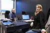 Selger Kim Arnø og daglig leder Synnøve Hanssen er blant de som vil bli mest å finne på Ytringens Rørvik-kontor.