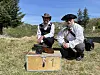 Svartkruttskytterne Jostein Myklebust stilte i tidsriktige kostymer og viste fram ulike våpen.