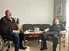 Ole Grønning og Alfred O. Pettersen var unge sjømenn på 1960-tallet og det er god stemning når de deler minner.