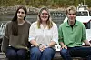 Merete Faustmann, Thea Aurora Klykken og Elias Eide Petersen går på energi- og miljølinja ved Val videregående skole og skal hjelpe de yngre elevene med prosjektet.