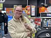 Camilla Thorsen hadde med seg babyen på shopping.
