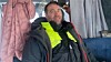 Knut Ivan Rasmussen nærmer seg halvveis på den 3.000 kilometer lange svømmeturen, men står fast dersom det ikke melder seg nye båtførere.