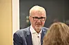 Kjell Skjevelnes ble tydelig rørt da han overraskende ble tildelt Paul Harris Fellow under Rørvik Rotaryklubbs 25-årsjubileum.