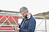 Mann som skal fly drone